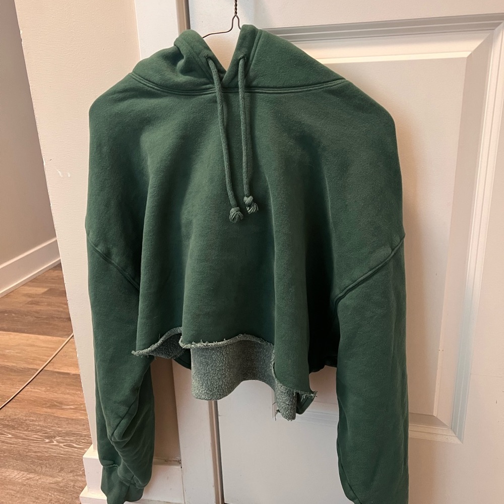 Tna Aritzia cozy fleece boyfriend cropped hoodie - Picture 3 of 5